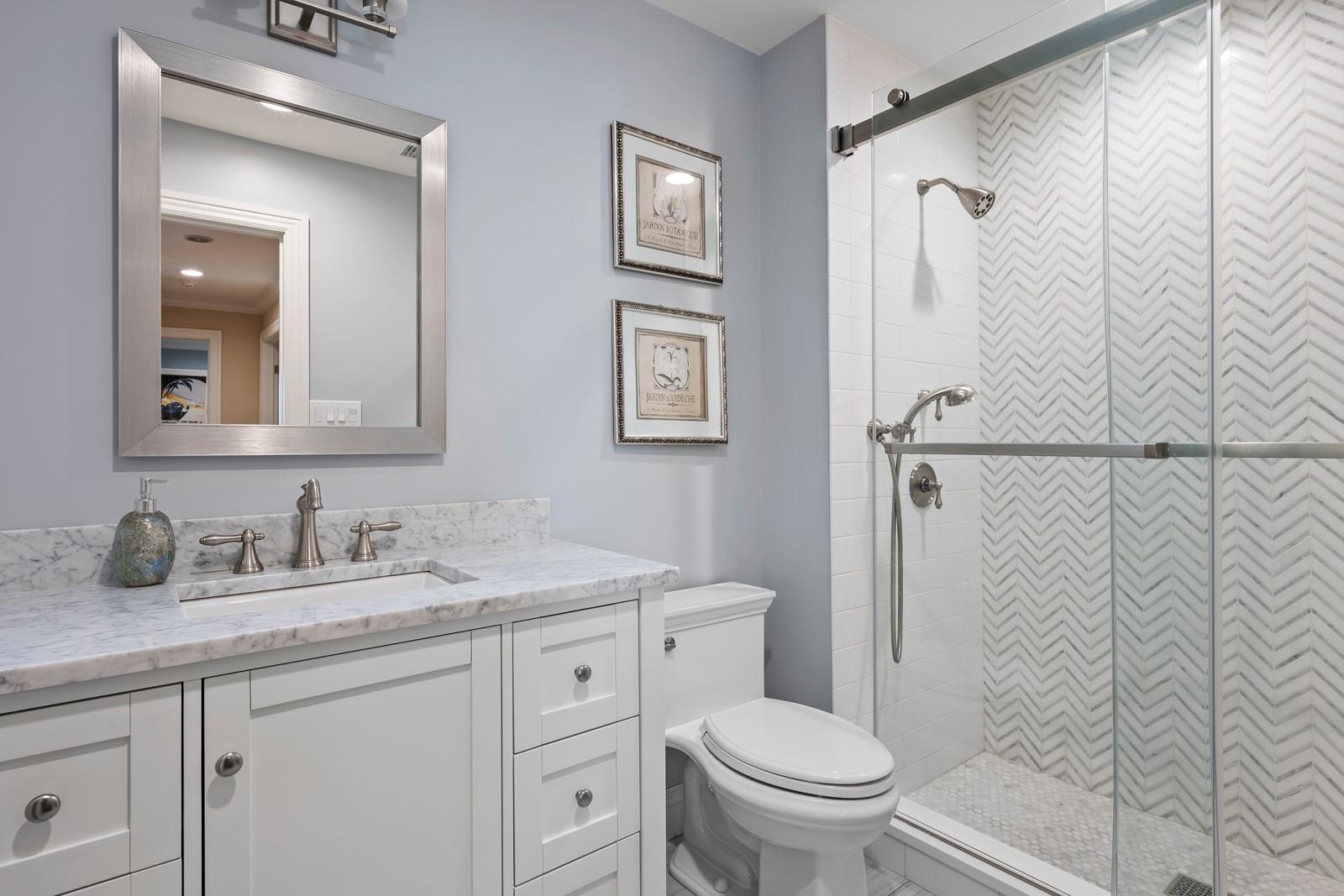 17 Tiffany Circle, Manhasset, New York image 21