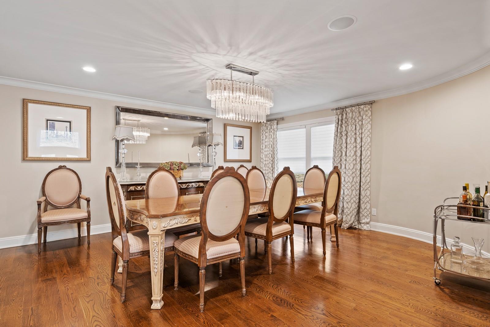 17 Tiffany Circle, Manhasset, New York image 12