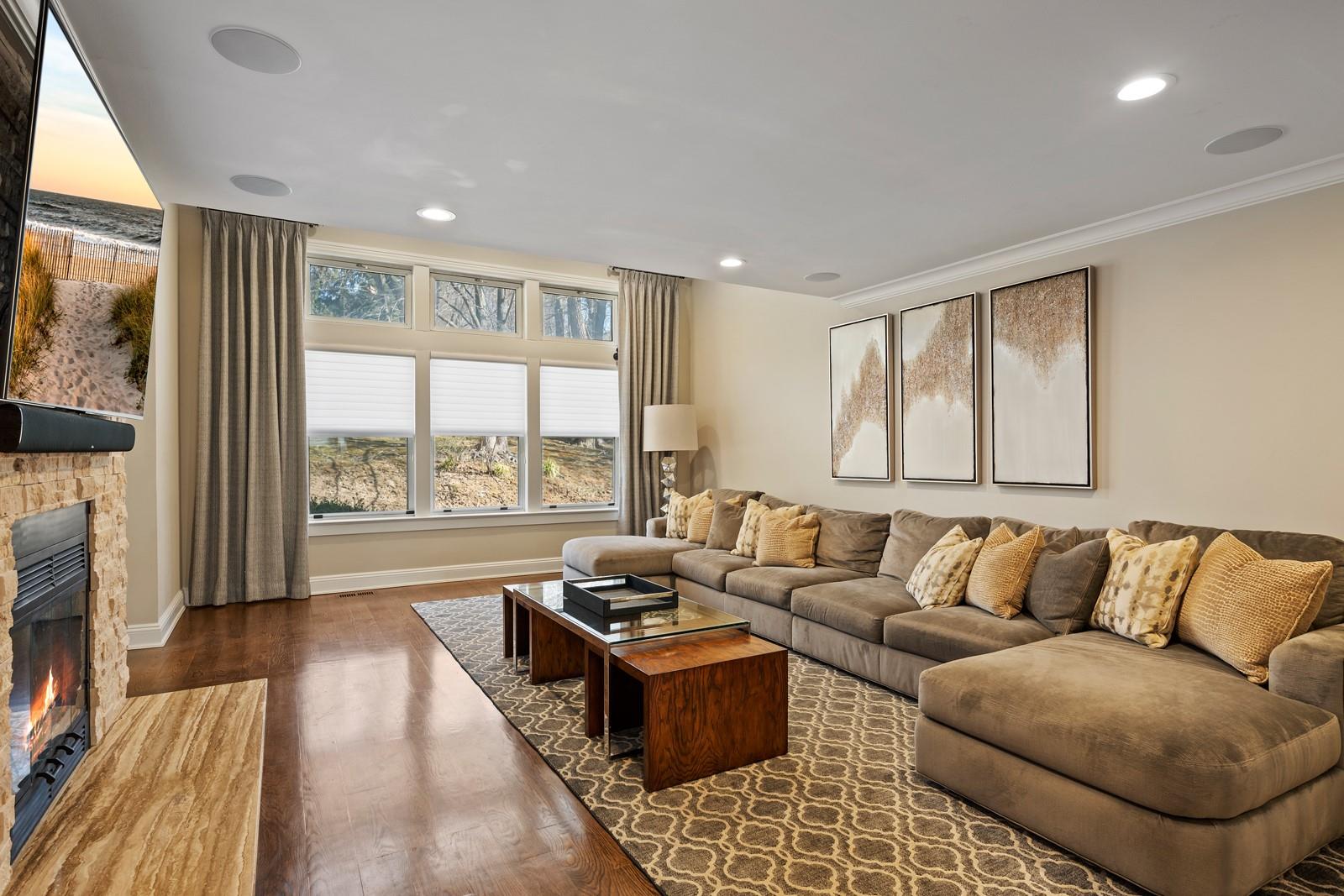 17 Tiffany Circle, Manhasset, New York image 6
