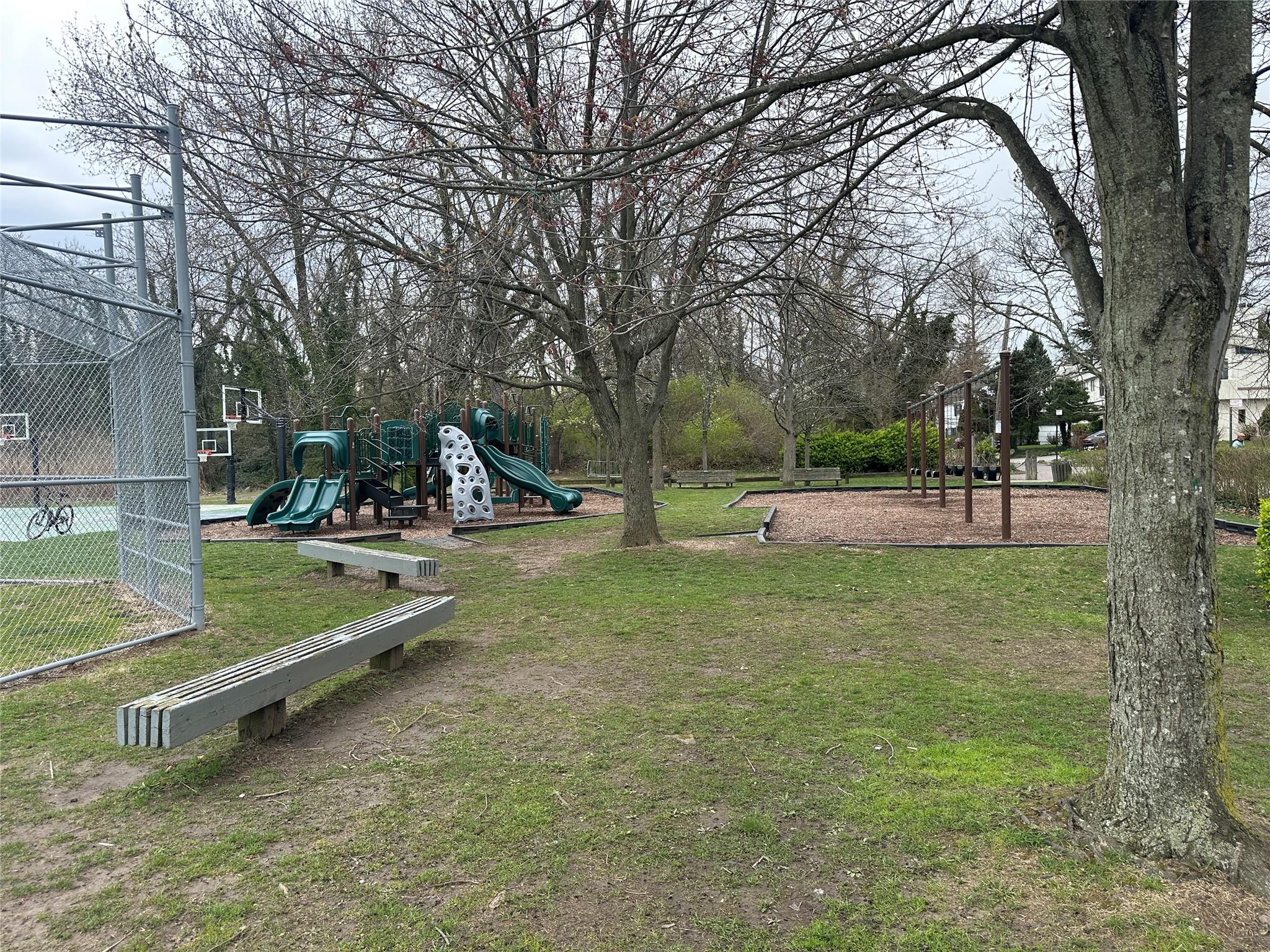 241-20 Northern Boulevard #1M, Douglaston, New York image 20