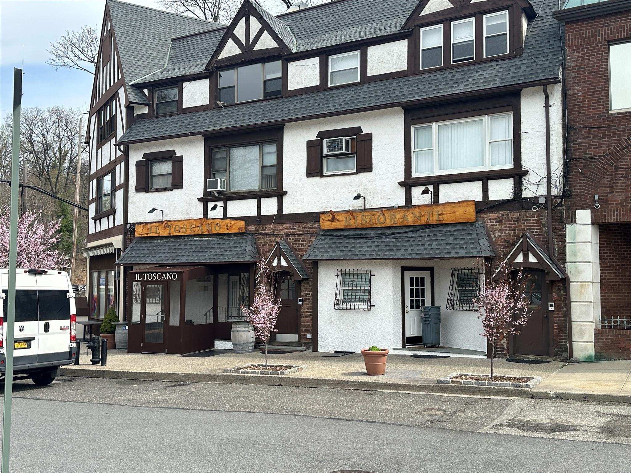 241-20 Northern Boulevard #1M, Douglaston, New York image 24