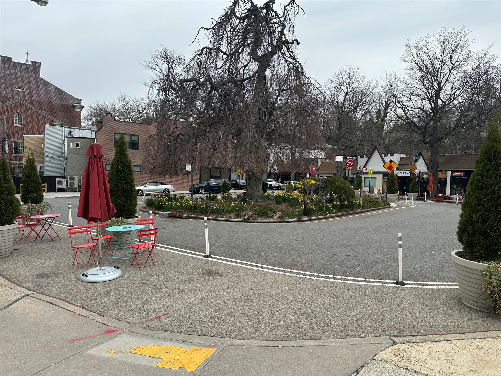 241-20 Northern Boulevard #1M, Douglaston, New York image 21