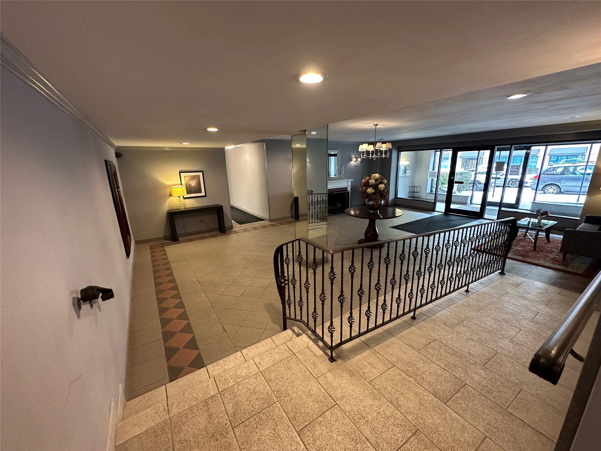 241-20 Northern Boulevard #1M, Douglaston, New York image 3