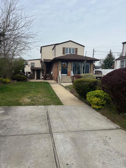 Homes For Sale - 240 Oakley Avenue<br/> Hempstead, NY 11003