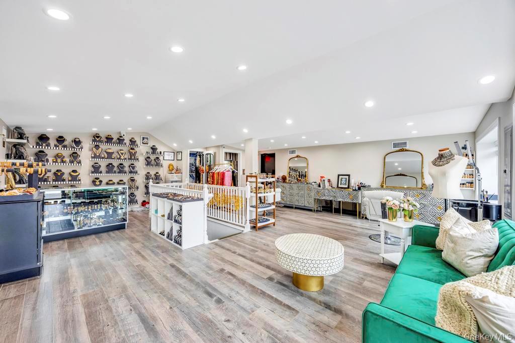 51 N Broadway