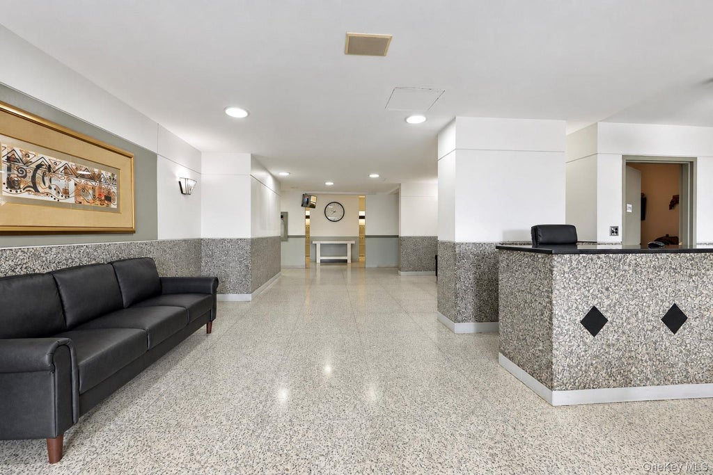 Photo of 1841 Central Park Avenue #6N, Yonkers, NY 10710 (MLS # 1055498)