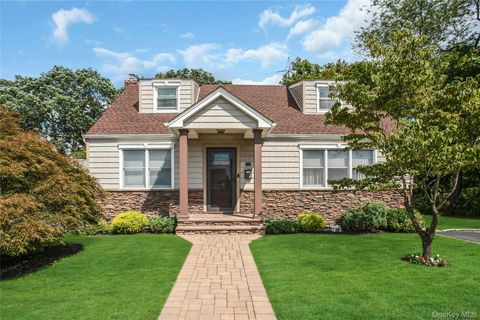49 Norcross Avenue Bethpage NY 11714