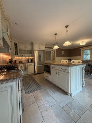 24 ARLINGTON AVE, SAINT JAMES, NY 11780 - Image ce0fbaa42e1698c4fef0d8a5b799f4be/711141416