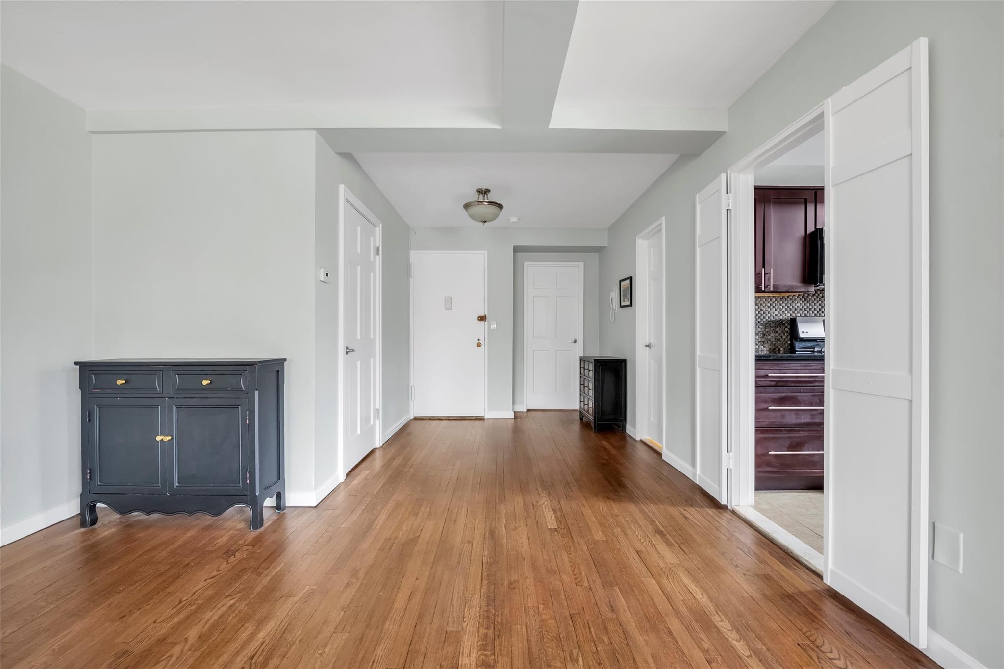 5 Schenck Avenue #2F, Great Neck, New York image 3