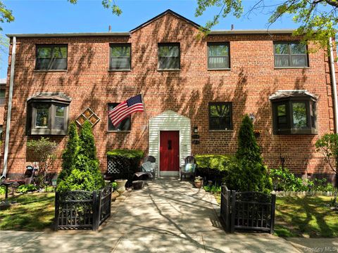 Homes For Sale - 155-45 81 ST. 81 St #18<br/> Howard Beach, NY 11414