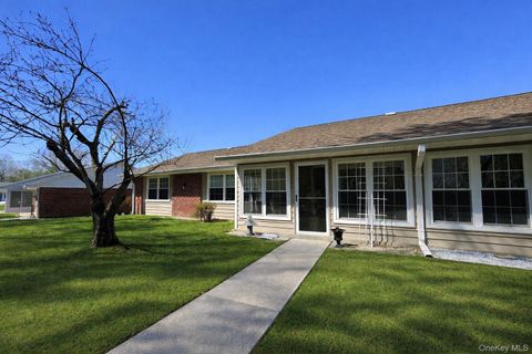 64 Enfield Court A Ridge NY 11961