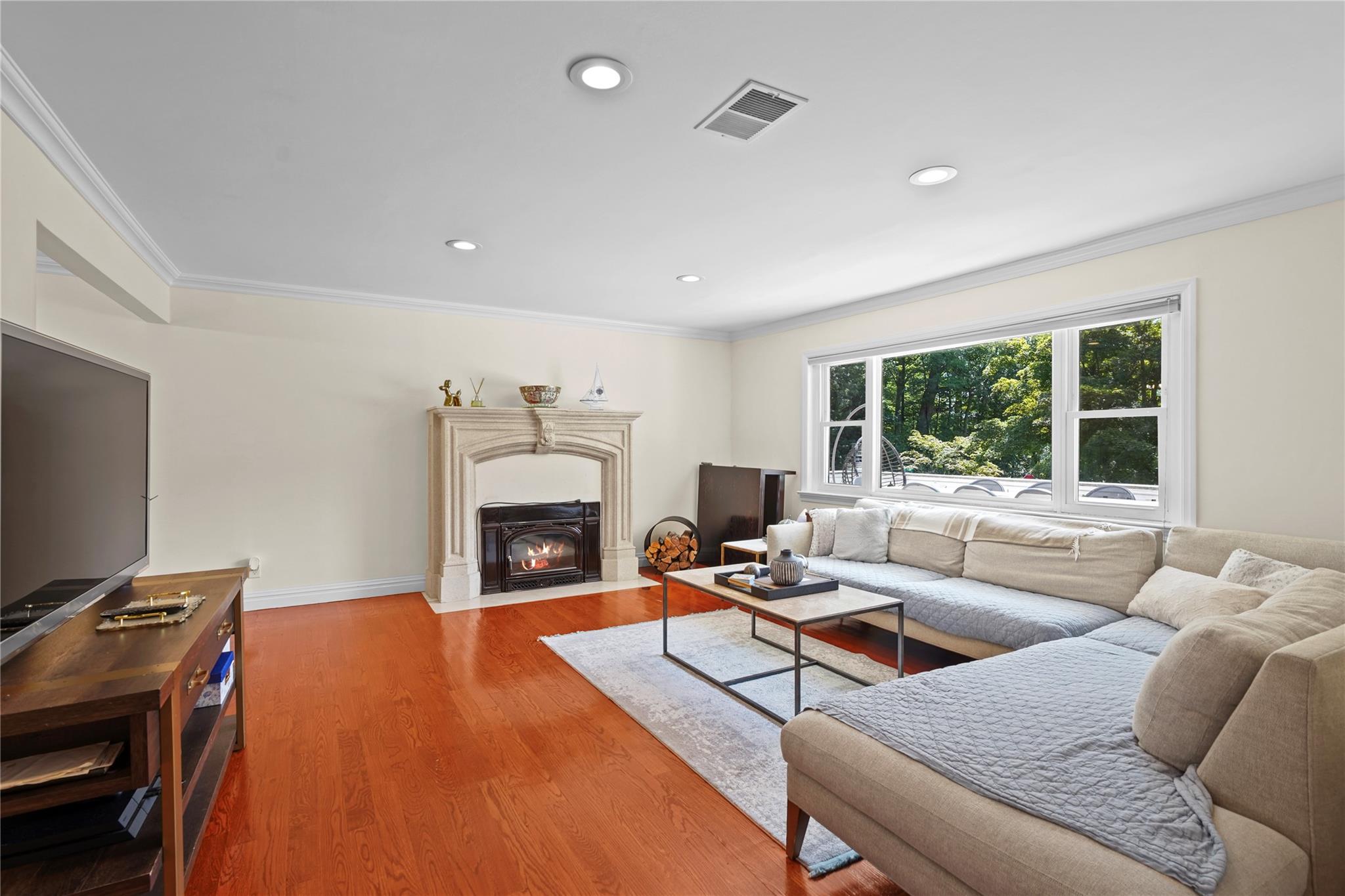 4 Hickory Drive