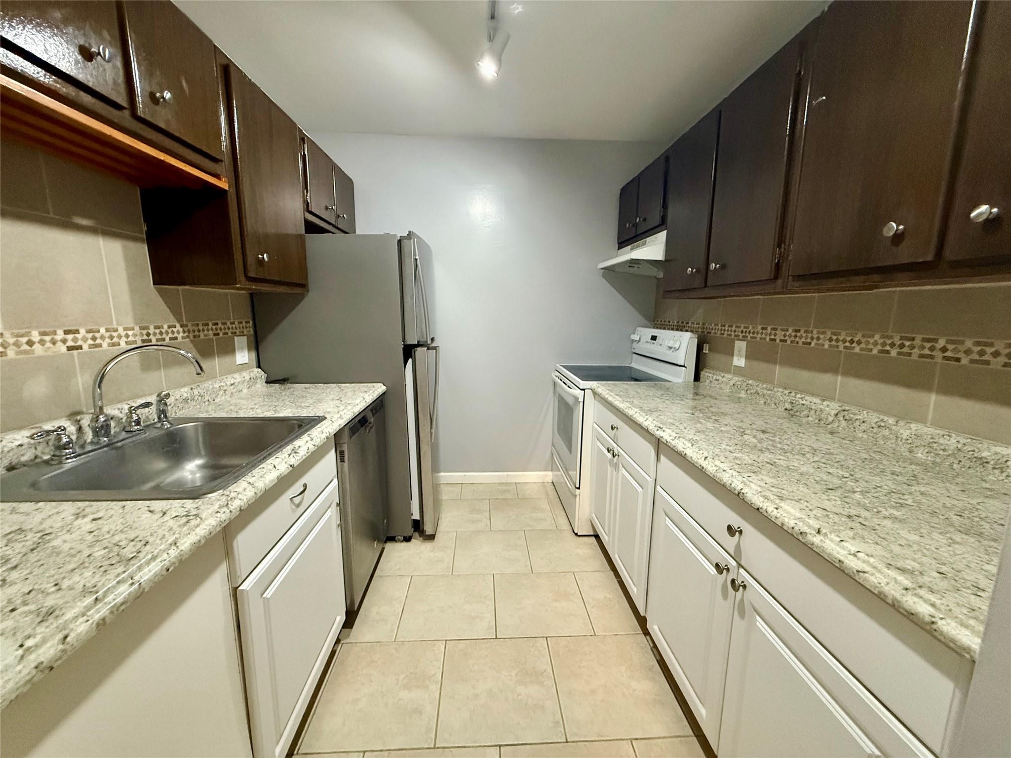 11 White Gate Road 11C