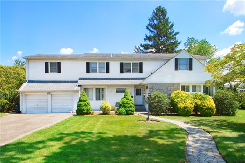 Photo of 143 Tanners Pond Road, Garden City, NY 11530 (MLS # 894159)