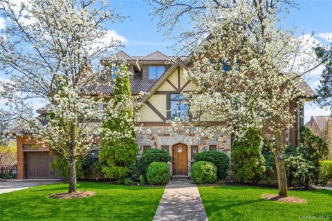 Photo of 106 Carver Terrace, Yonkers, NY 10710 (MLS # 988593)