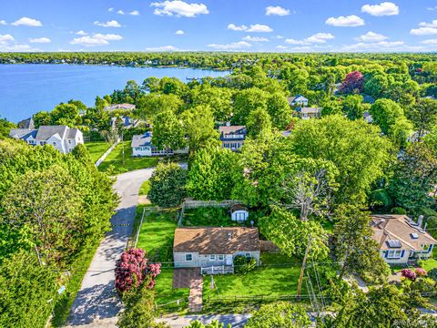 Homes For Sale - 20 Elder Avenue<br/> Hampton Bays, NY 11946