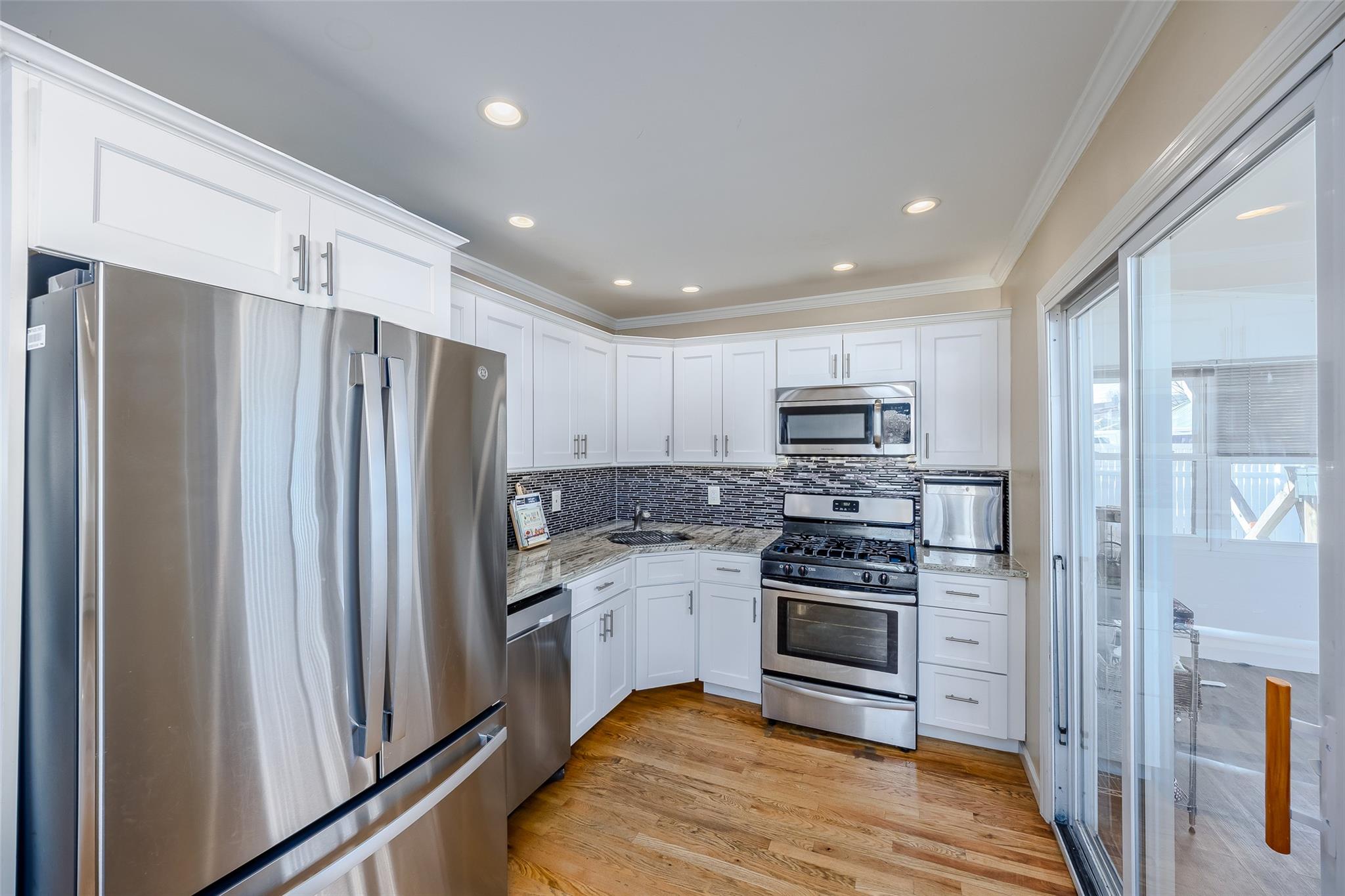 16 Soloff Road, Massapequa, New York image 9