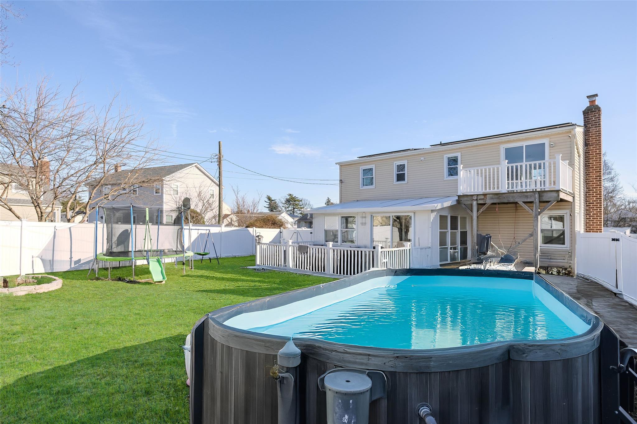 16 Soloff Road, Massapequa, New York image 5