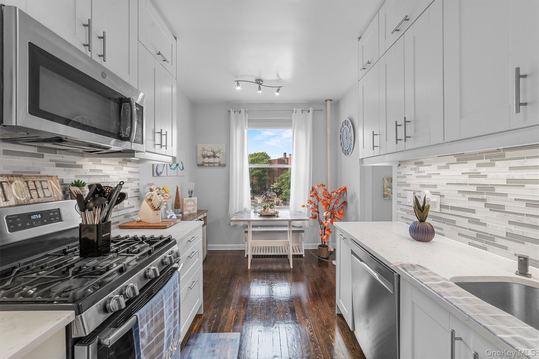 472 Gramatan Avenue DD3