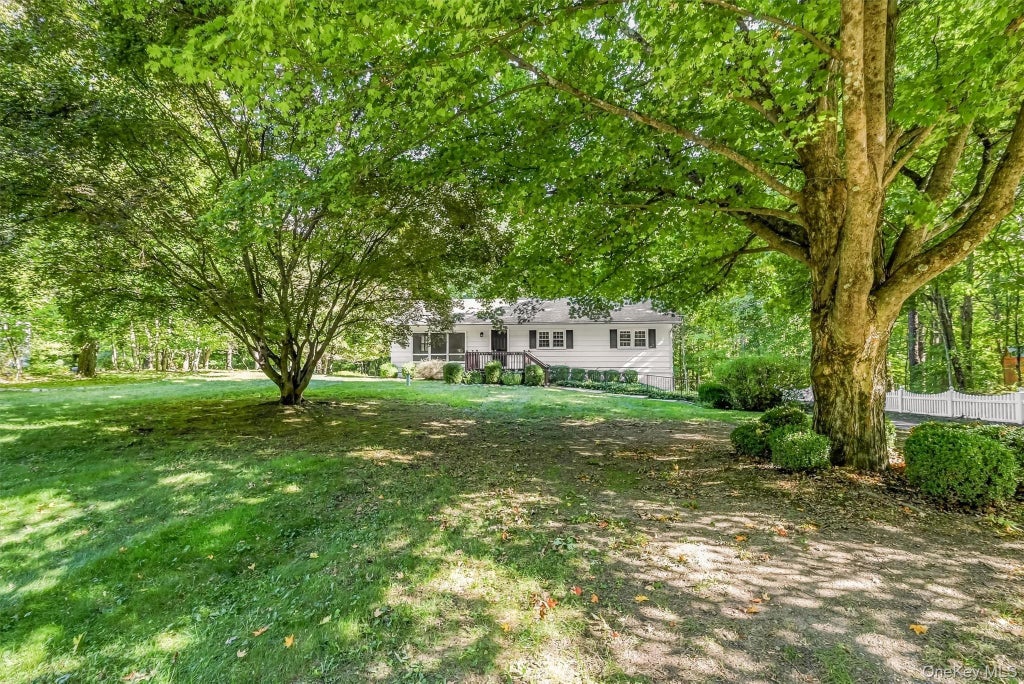 Photo of 7 Durmo Road, New Paltz, NY 12561 (MLS # 1055478)