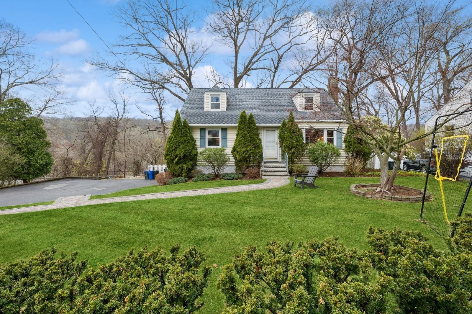 1164 Dobbs Ferry Road, White Plains, New York image 31