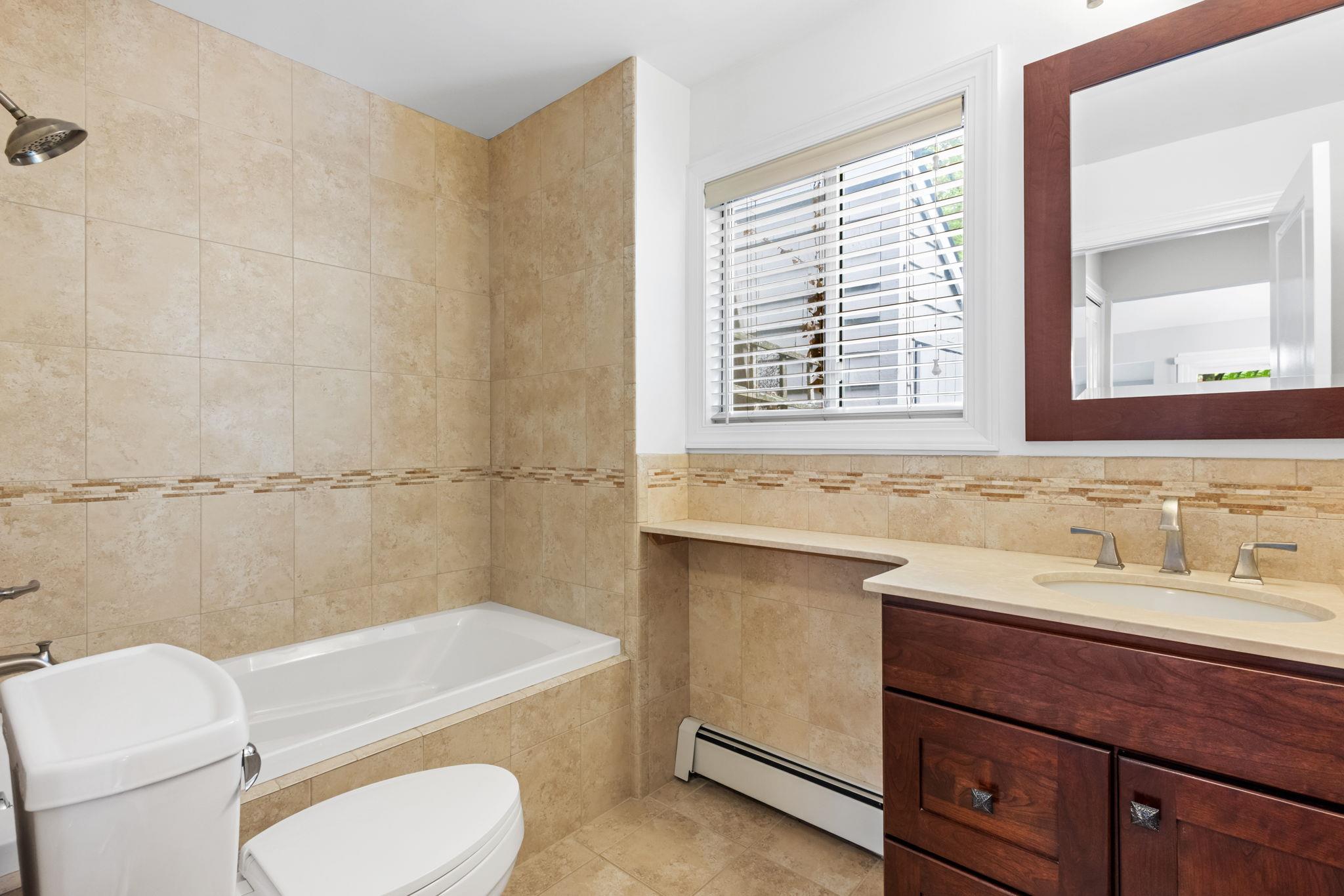 37 Hickory Hill Lane, Tappan, New York image 11