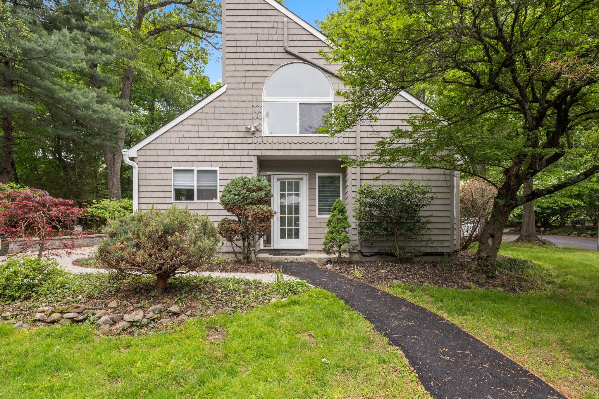 37 Hickory Hill Lane, Tappan, New York image 1