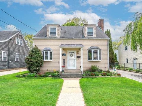 Homes For Sale - 34 Maple Street<br/> Nassau County, Greenvale, NY 11548