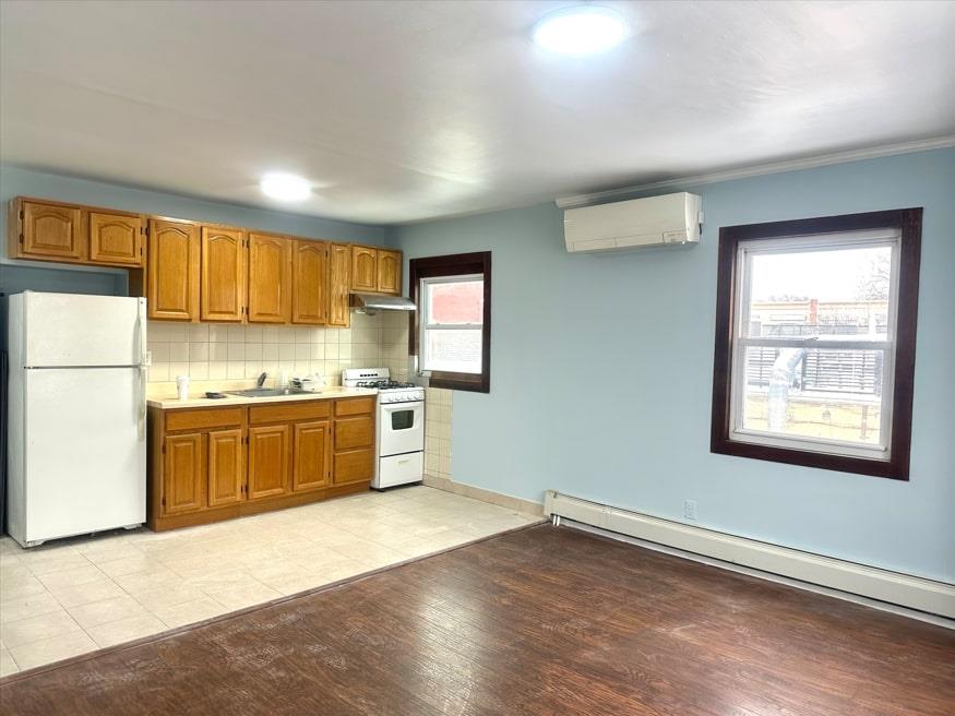 Rental Property at 194 Street 2 Floor, Flushing, Queens, NY - Bedrooms: 2 
Bathrooms: 2 
Rooms: 4  - $2,700 MO.