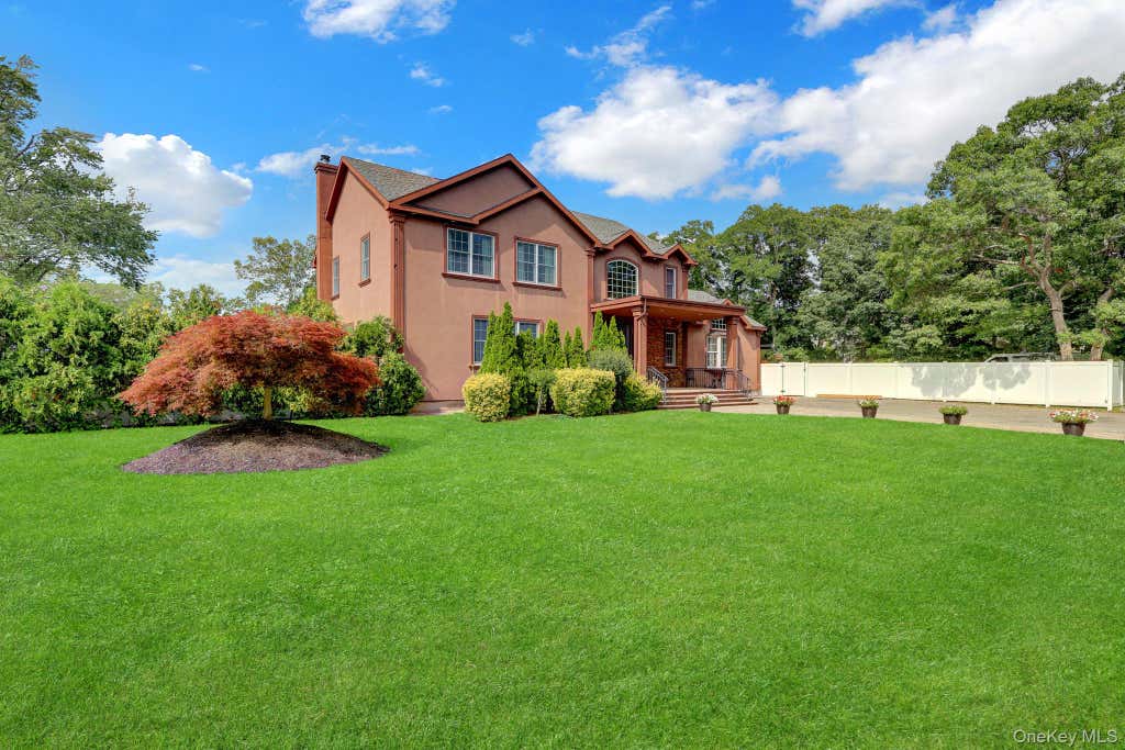 Photo of 21 Morris Avenue, Patchogue, NY 11772 (MLS # 1034905)