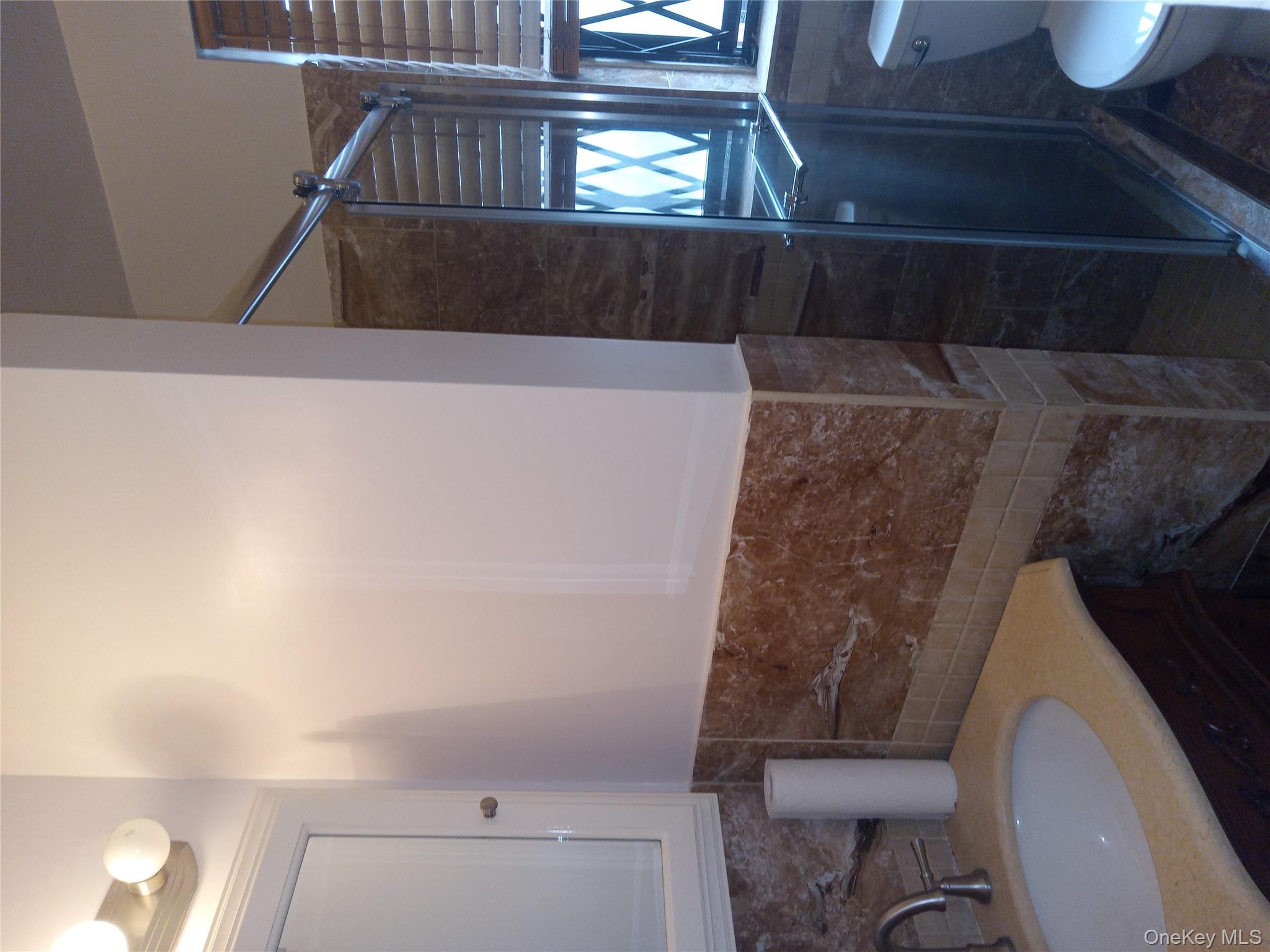 2156 CRUGER Avenue 5G