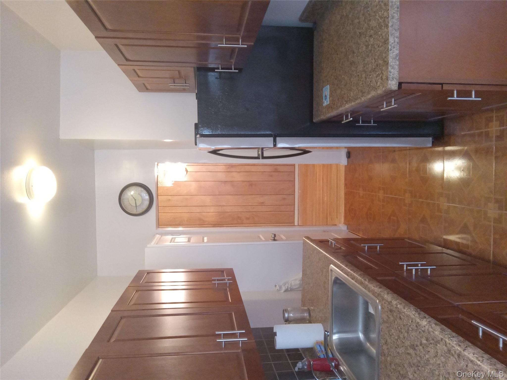 2156 CRUGER Avenue 5G