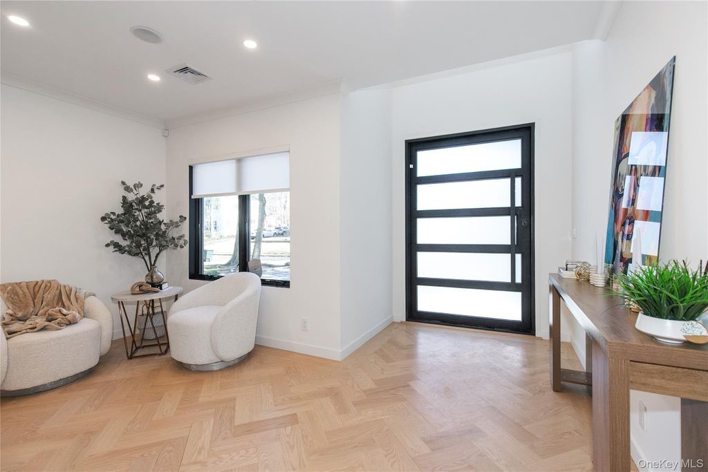 Photo of 1 Bentley Road, Great Neck, NY 11023 (MLS # 968667)