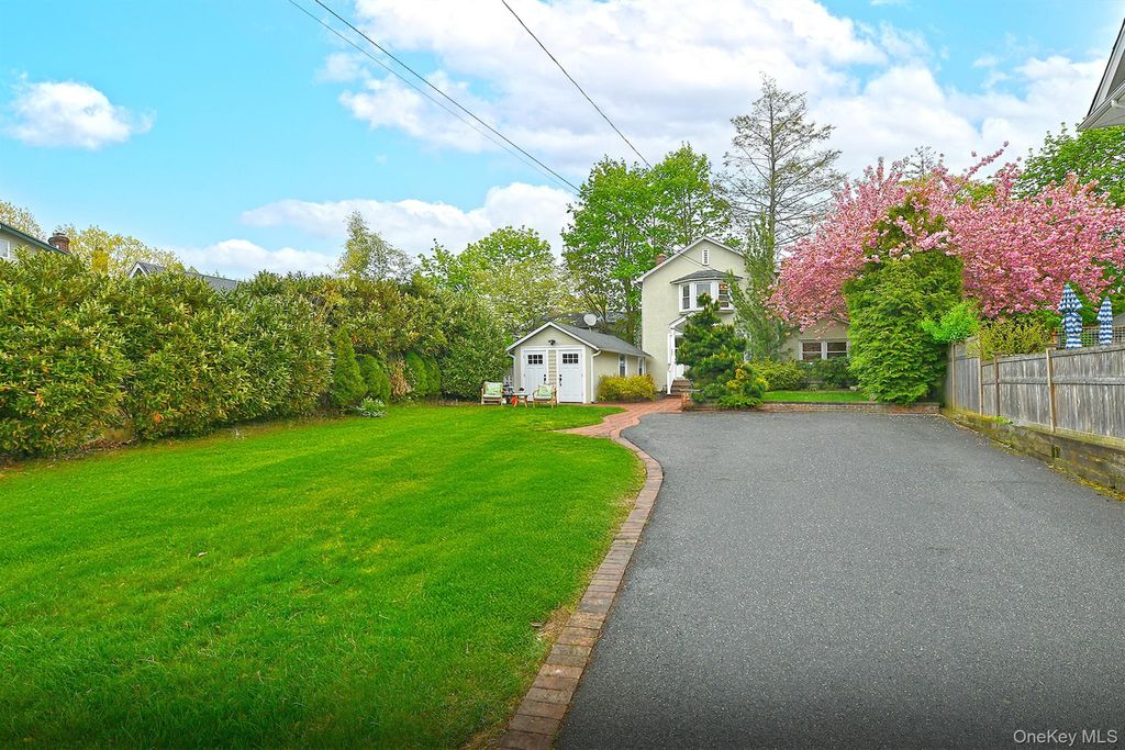 Photo of 21 S Washington Street, Port Washington, NY 11050 (MLS # 990068)