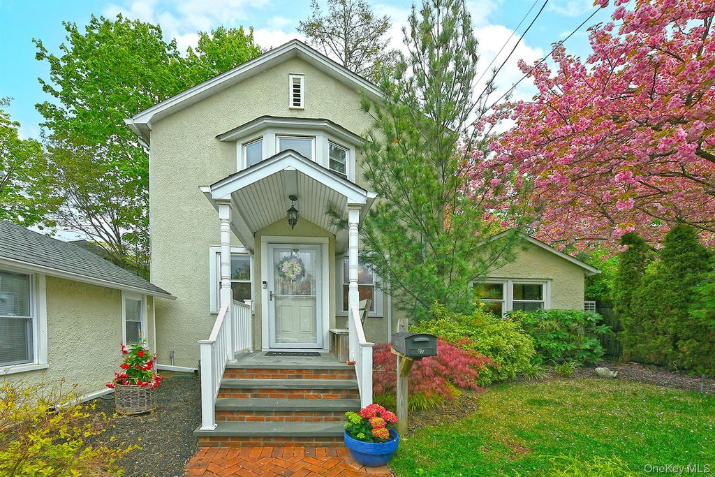 Photo of 21 S Washington Street, Port Washington, NY 11050 (MLS # 990068)