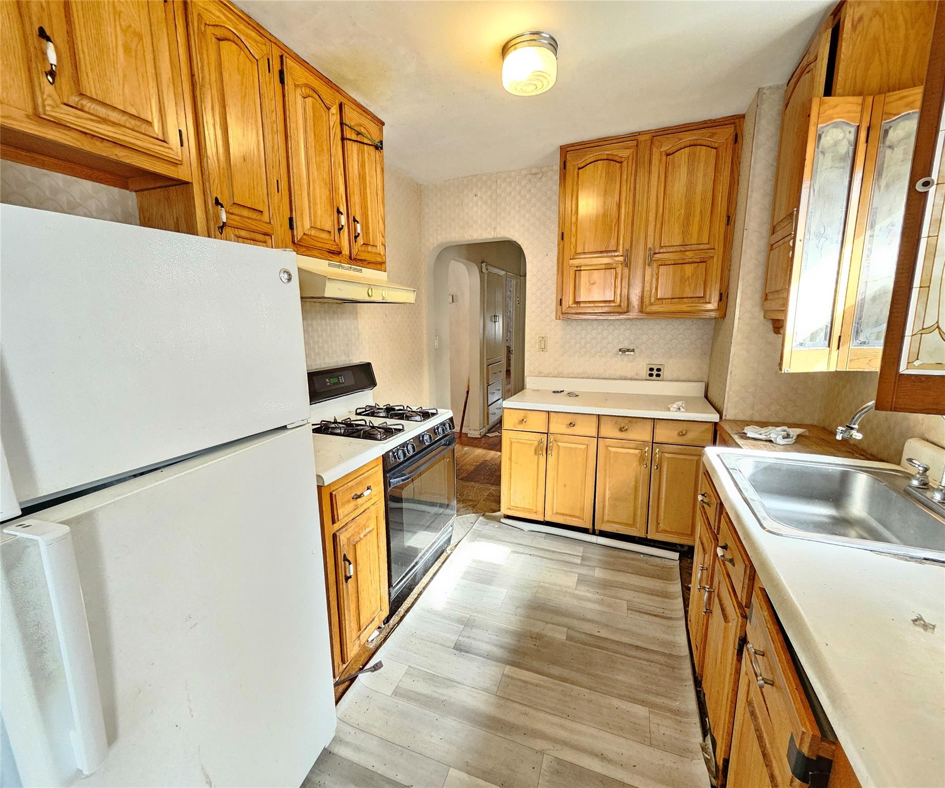 2116 Paulding Avenue