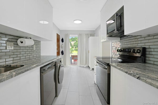 6 CRESCENT DR APT 23, THIELLS, NY 10984 - Image ce644e2964e94e4ebee57d5299384316/2063920612