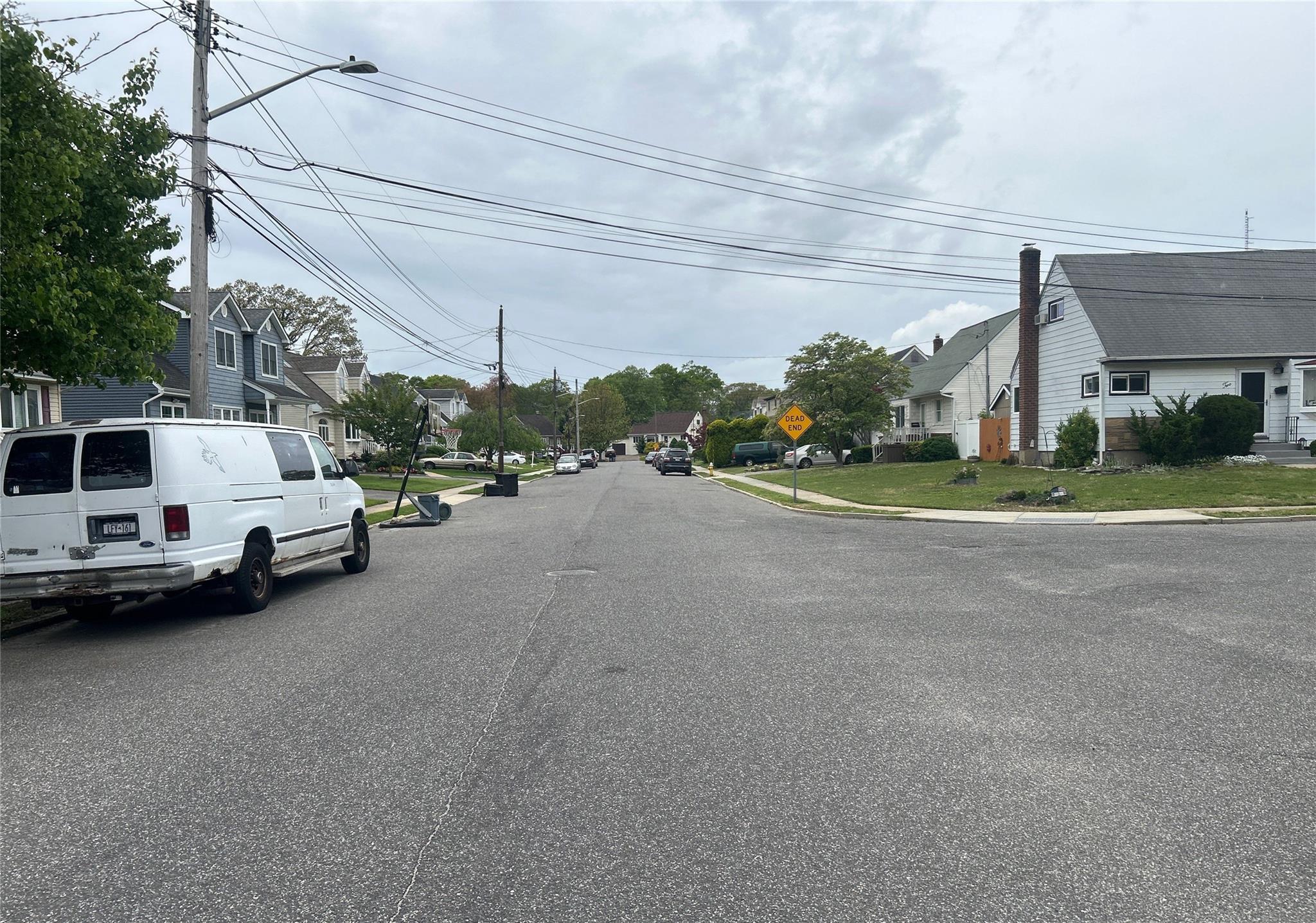 34 Karen Street, West Babylon, New York image 4