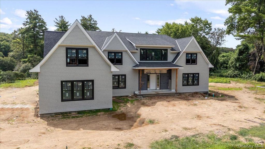 Photo of 320 Circle Road, Muttontown, NY 11791 (MLS # 902683)