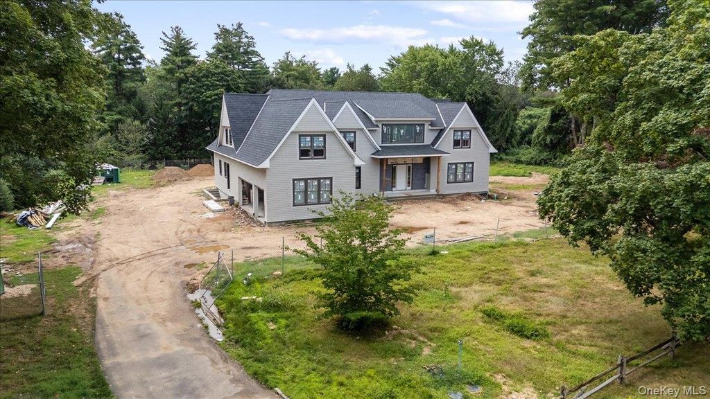 Photo of 320 Circle Road, Muttontown, NY 11791 (MLS # 902683)