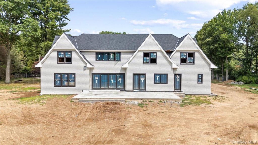 Photo of 320 Circle Road, Muttontown, NY 11791 (MLS # 902683)