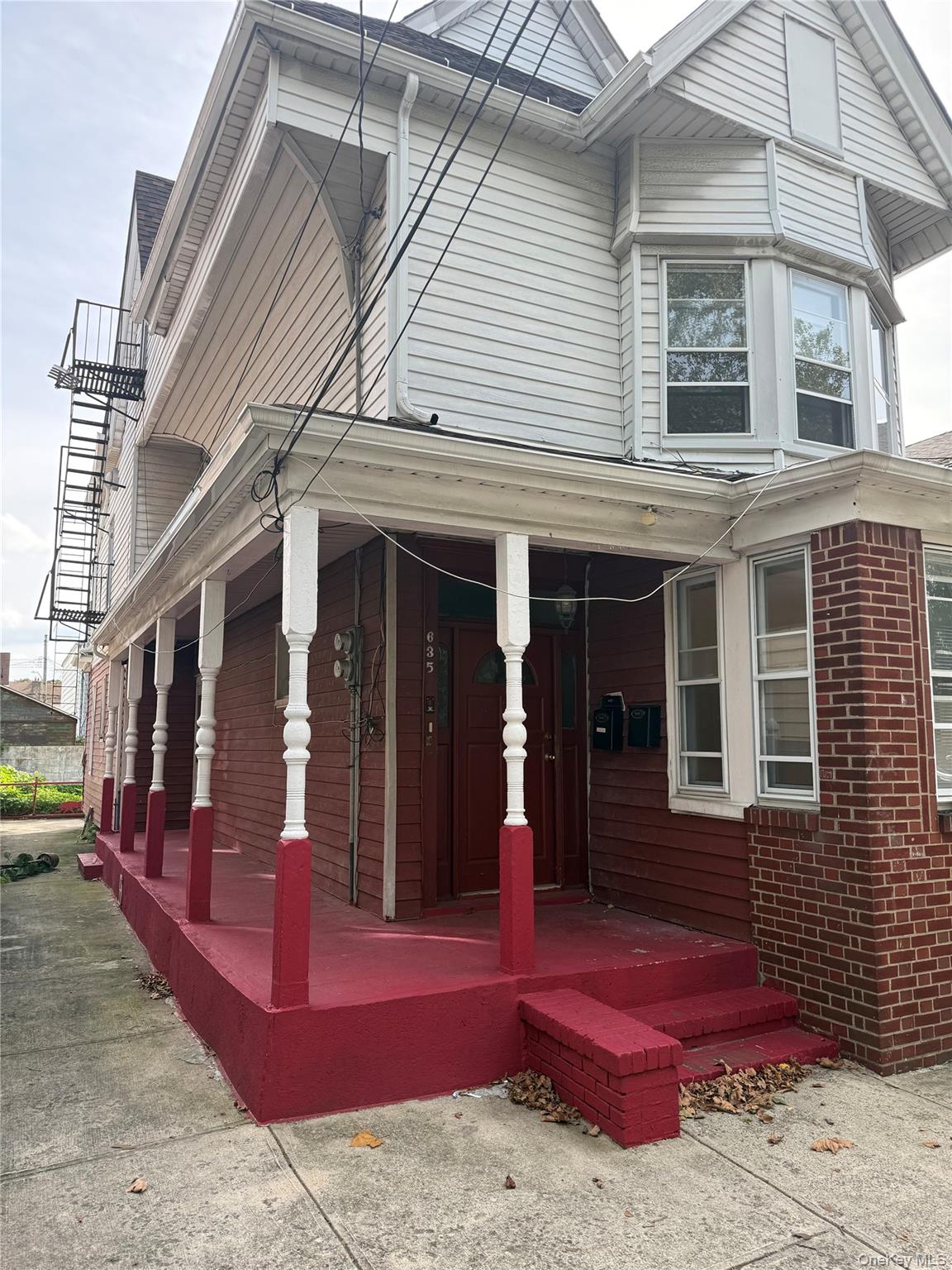 635 E 38th Street