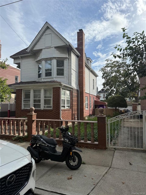 Photo of 635 E 38th Street, Brooklyn, NY 11203 (MLS # 1065148)