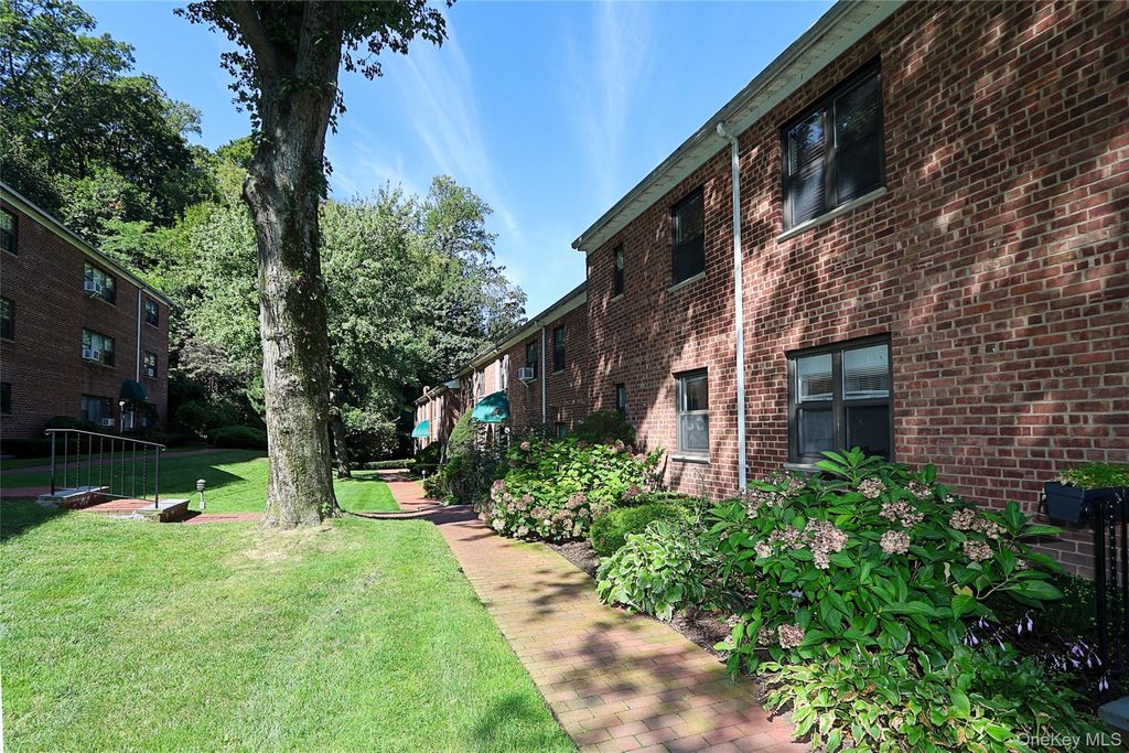 Photo of 309 Main Street #Unit D, Roslyn, NY 11576 (MLS # 910572)