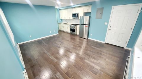 Apartment For Rent - 158-24 77th Avenue #1<br/> Fresh Meadows, NY 11366