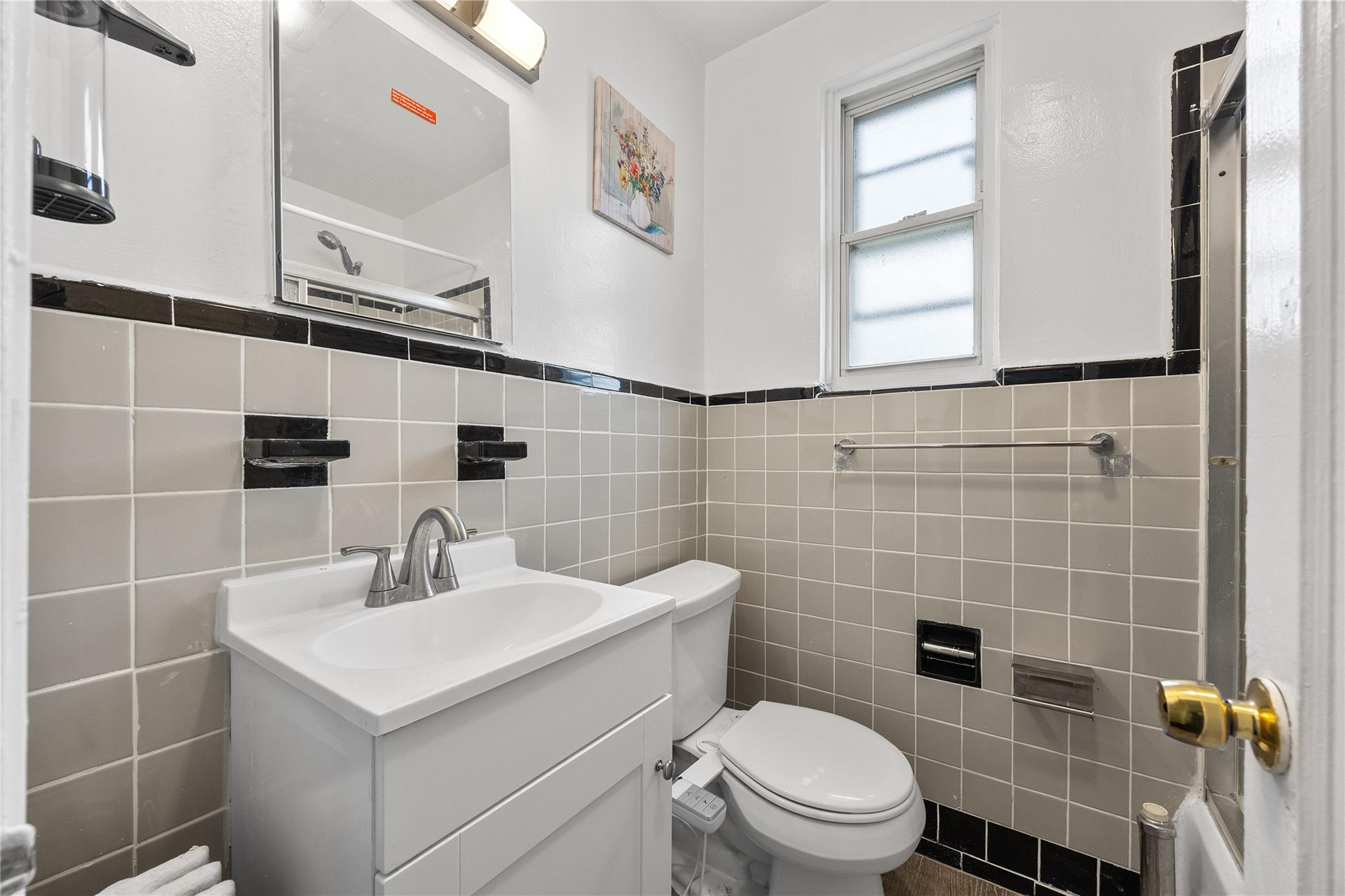 247- 78 77th Crescent #B, Bellerose, New York image 6