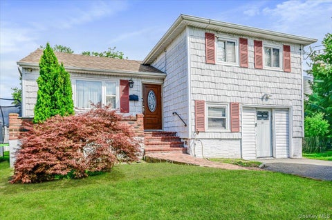 Homes For Sale - 30 Cheshire Road<br/> Inwood, NY 11096