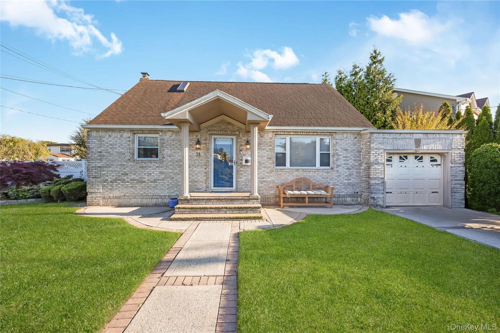 Photo of 53 Lincoln Boulevard, Bethpage, NY 11714 (MLS # 996684)