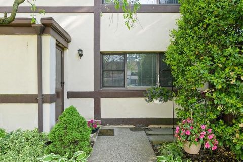 Photo of 127 15th Street St #C-1, Garden City, NY 11530 (MLS # 858476)