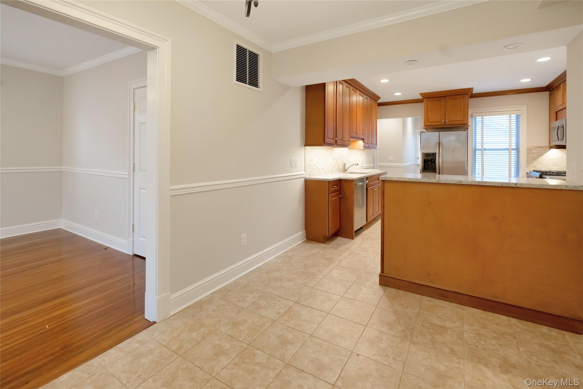 147 Beekman Avenue 1st Floor